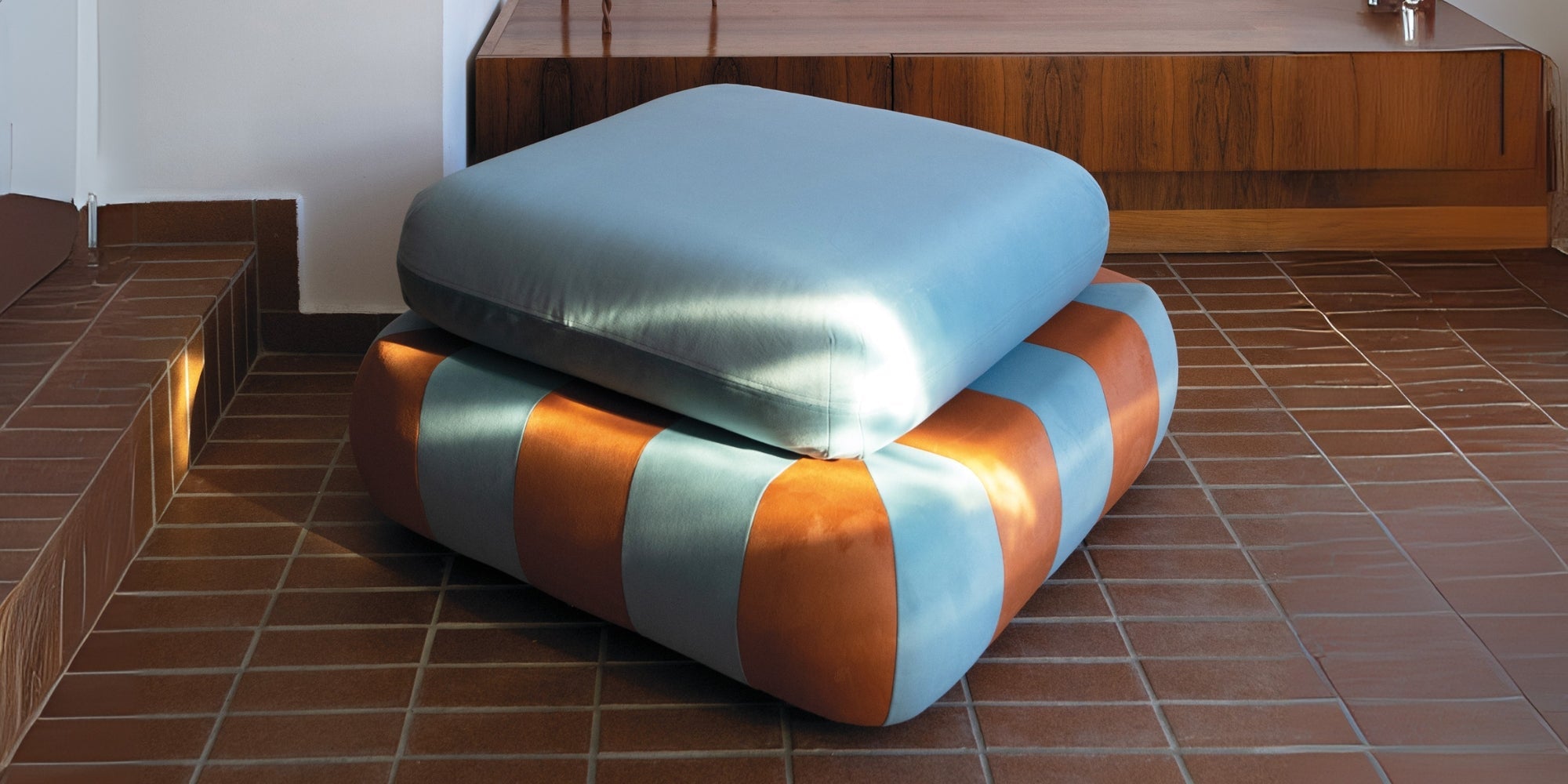 Repose pieds et poufs