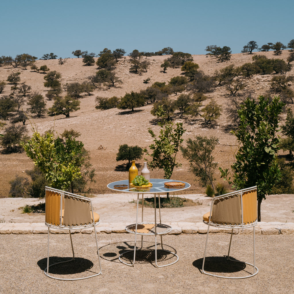 table et chaise extérieur fer ecru jaune tissu palmer essaouira  